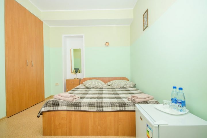 Гостевой дом «Инжир» Республика Крым 2-местная комната с отдельным входом (корпус INGIR RED)