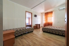 База отдыха «Ока» Краснодарский край Корпус А: 2-комнатный 5-местный номер (2х+3х) с большим балконом, фото 2_1
