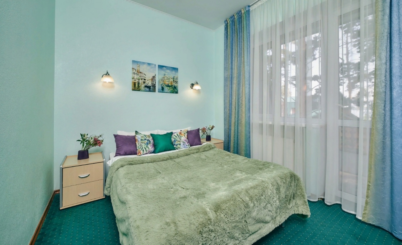 Семейный курорт «Родники» Челябинская область 2-комнатный номер «Люкс» 1 корпус