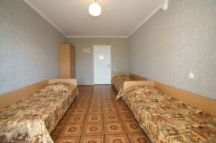  Туристско-оздоровительный комплекс «Маяк» Республика Крым Номер 3-местный с удобствами на этаже, фото 2_1