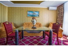  Отель «Россия» Республика Крым Номер «Люкс» двухкомнатный 2-местный с кухней, фото 5_4