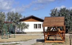 База отдыха «Лаванда» Республика Крым 3-местный улучшенный номер 