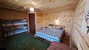 Усадьба «Цвет папоротника» Алтайский край Четырёхместный номер с двуспальной кроватью