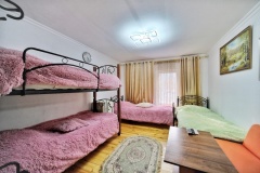 Комплекс гостевых домов «Архыз Сити» Карачаево-Черкесская Республика 4-местный номер с удобствами