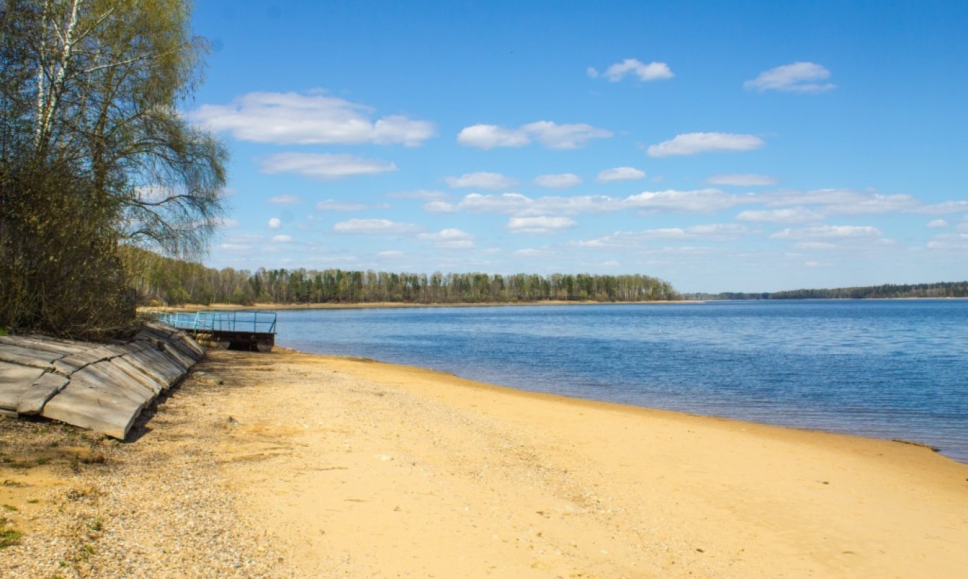 Дом водохранилище. Лопотово пляж Истра. Пляж Лопотово Истринское водохранилище. Пляж Трусово на Истринском водохранилище. Истра водохранилище пляж.