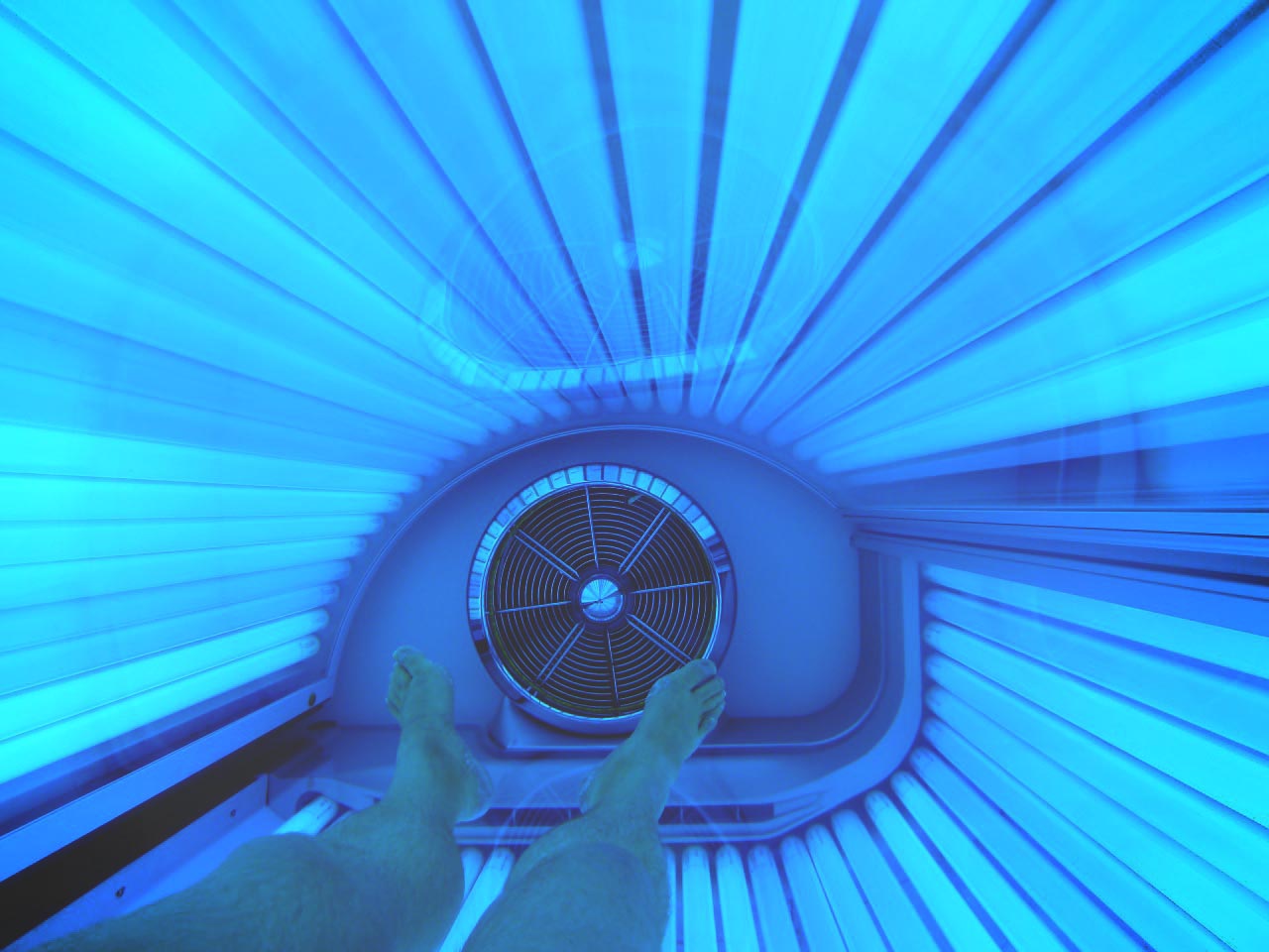 tanning-bed-165167_1280
